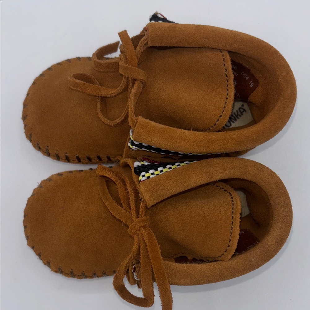 NWOT Minnetonka Brown Suede Infant Moccasin Booties Shoes - Picture 9 of 13